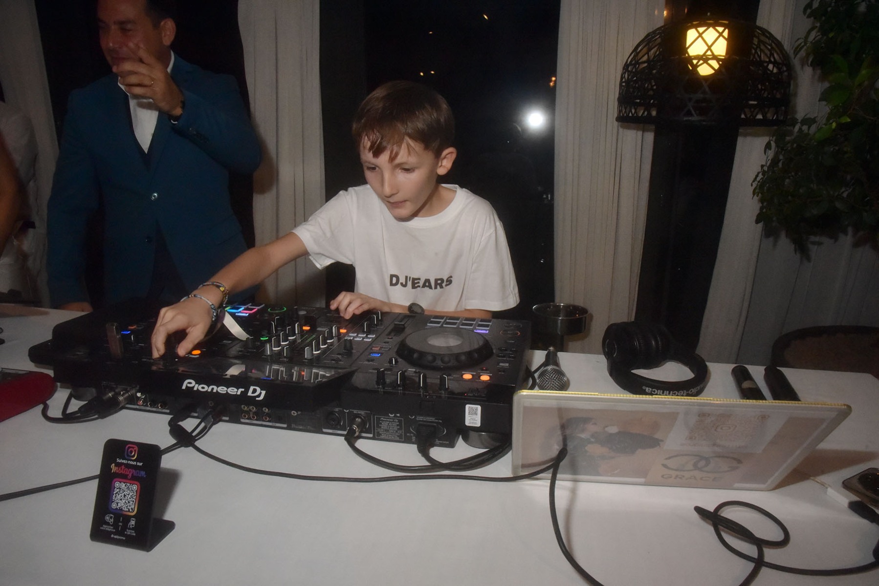 DJ’EARS concentré aux platines à l’Hôtel de Paris Saint-Tropez